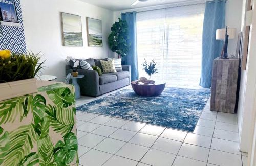 Aventura Apartamento | Designer's 1 BR 1BA Condo 1 Block to Aventura Mall