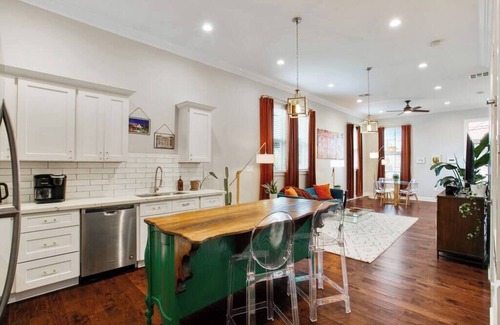 Milan Casa | Designer's Dream! 3 bed/2.5 bath