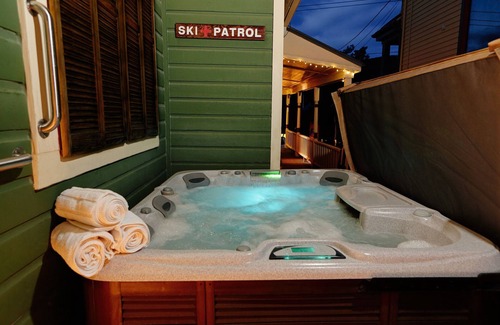 Downtown Park City Casa | Designer's Home WALK TO MAIN ST. and SKI RUN, HotTub, Fireplace, A/C, Large Deck