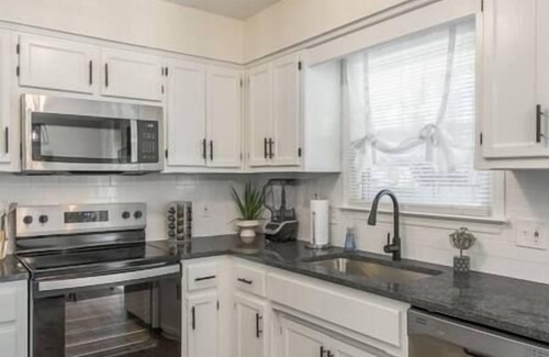 Pleasant Valley Casa | Designer's Retreat; Fur Friendly