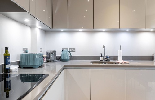 Northcote Apartamento | Designer Short Let - Family friendly with playground on site!