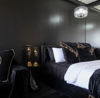 Surfers Paradise Hotel | Designer Suites - Versace On View