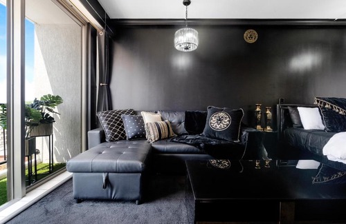 Surfers Paradise Hotel | Designer Suites - Versace On View