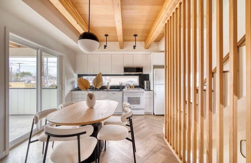 Alberta Arts District Casa | Designer Townhome in Alberta Arts + In-Law Suite