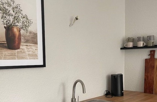 Ehrenfeld Apartamento | Designer Wohnung mit Parkplatz und Kingsize Bett