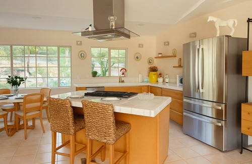 Fallbrook Casa | Designer’s Secluded Sanctuary near Temecula - Luxe Bedding & Hilltop Views