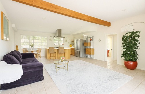 Fallbrook Casa | Designer’s Secluded Sanctuary near Temecula - Luxe Bedding & Hilltop Views