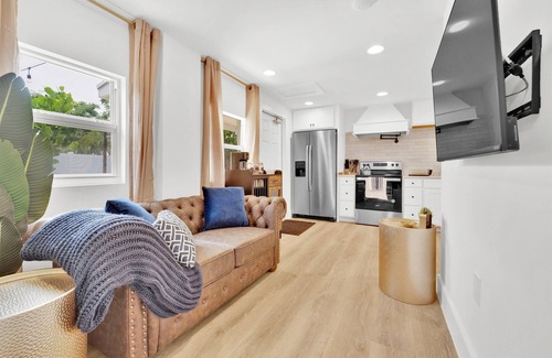 Southside Casa | Designers spot - No Extra Fees - Palm Wave Says