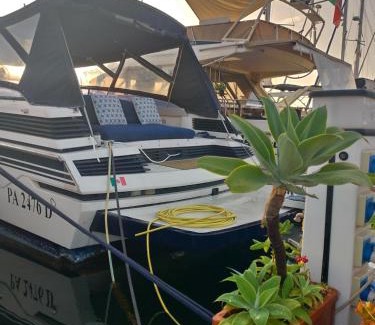 Castellammare Vucciria Alquiler De Eote | Desirè Charming House Boat