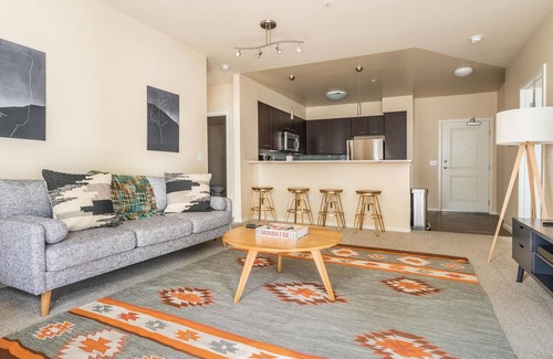 Mercer Island Apartamento | Desirable 2BR Condo on Mercer Island w/ Amenities
