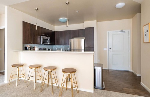 Mercer Island Apartamento | Desirable 2BR Condo on Mercer Island w/ Amenities
