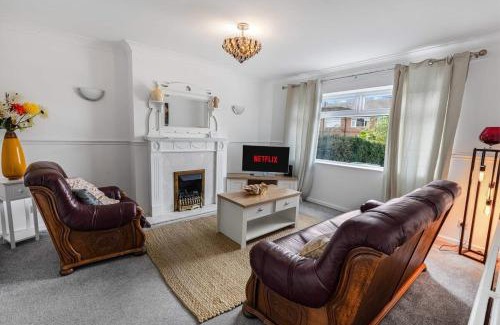 Macclesfield Casa | Desirable homely retreat