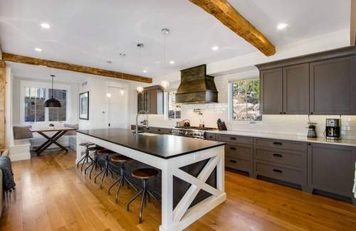 Newlands Casa | Desirable modern house, steps to Sanitas loop trail and walk to downtown Boulder