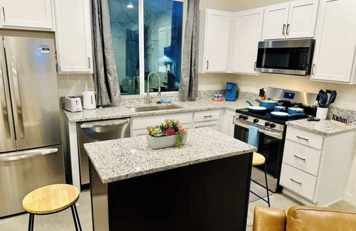 Old Southwest Casa | Desirable Neighborhood|Pets OK|Sleeps7|480