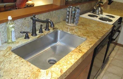 Moose Wilson Road Condominio | Deseable Aspens 'Berry Patch Condo Creekside Aislado Baños y pisos nuevos