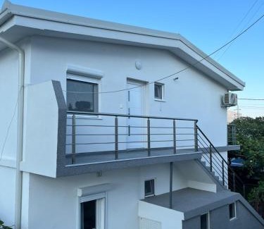 Zgrade Apartamento | Deskos sea house in Sutomore I floor