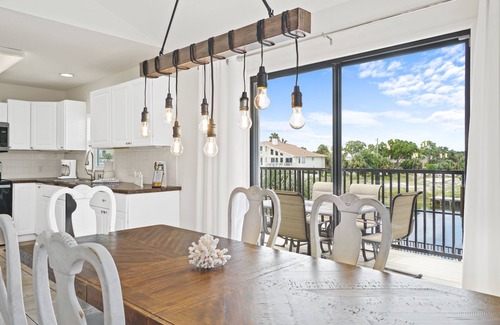 Holiday Isle Casa | Destin Beach House - Happy Harbor House