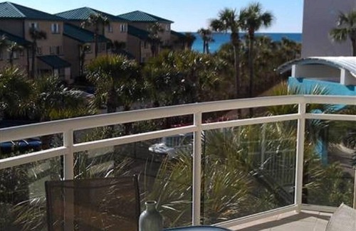 Fort Walton Beach Villa | Destin West Villa 301, vista al mar, balcón envolvente, río lento, 6 piscinas, playa