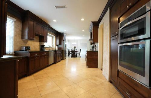 Northwest Anaheim Casa | Destination #03