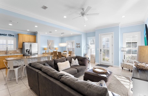 Emerald Waters Village Casa | Destined For Fun - Gated Community, Near the Beach + Dining, 2 Community Pools!