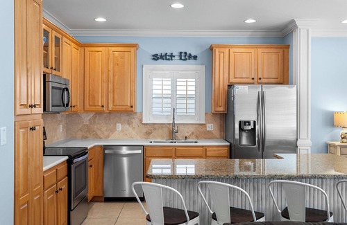Emerald Waters Village Casa | Destined For Fun - Gated Community, Near the Beach + Dining, 2 Community Pools!