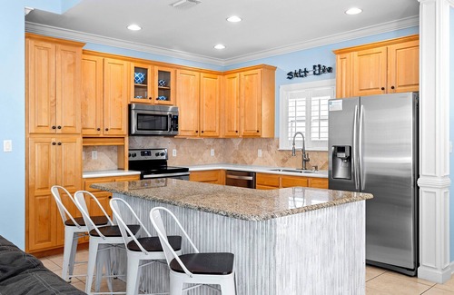 Emerald Waters Village Casa | Destined For Fun - Gated Community, Near the Beach + Dining, 2 Community Pools!