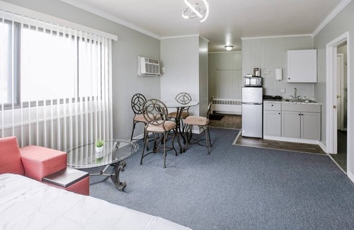 Riverview Apartamento | Acogedora Habitación Privada con Baño| Duermen 4| Estacionamiento gratis
