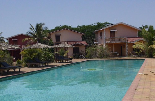 Varca Villa | Independiente de 2 dormitorios y 3 baños en suite Villa de playa con vistas a la piscina