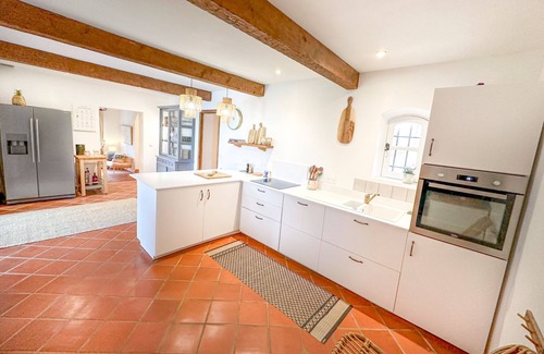 Aups Otro | Detached 200m2, 5 bedroom Mas, heated pool 15 x 5m, air con, 5000m2 gardens