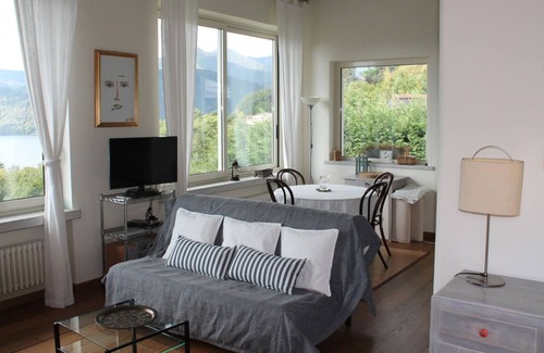 Carcegna Casa | Casa independiente de 2½ habitaciones con una vista gigantesca del lago