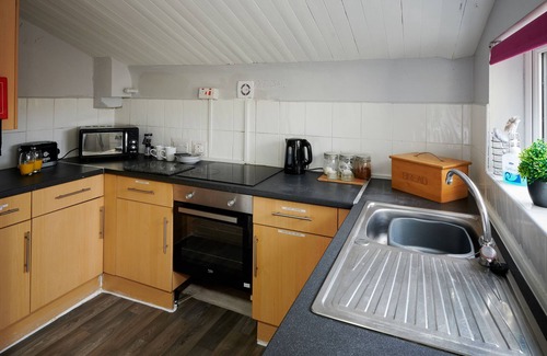 Flintshire Casa | Hyfrydle House - Hotel Price Buster Mold (Sleep 5)