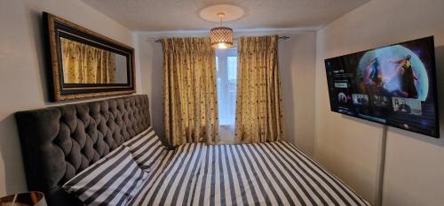 Leicester Casa | Detached 3 Bedroom House in Leicester with Private Parking