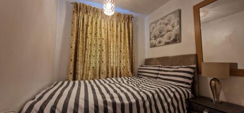 Leicester Casa | Detached 3 Bedroom House in Leicester with Private Parking