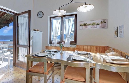 Cargiago Casa | Detached 3½-room house with 2 bathrooms, terrace and balcony