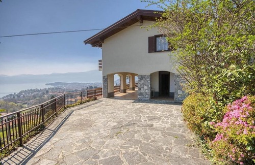 Cargiago Casa | Detached 3½-room house with 2 bathrooms, terrace and balcony