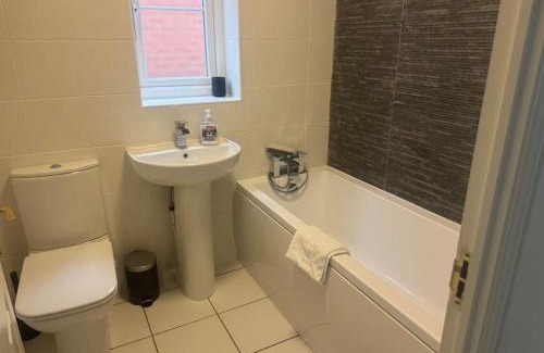 Warrington Apartamento | Detached 4 Bed Family Home