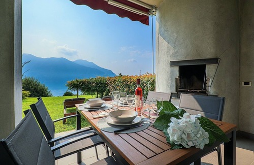 Cannobio Villa | Casa independiente de 7½ habitaciones con aproximadamente 10,000 m² de terreno y fantásticas vistas al lago