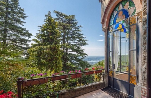 Aggregazione Rionale 4 Casa | Detached apartment in period villa in century-old park at Sacromonte