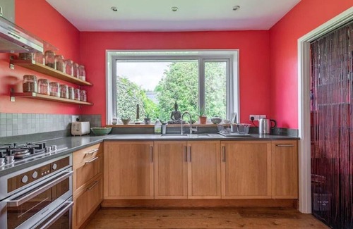 Totnes Casa | Detached Bungalow With Awesome Views, Totnes