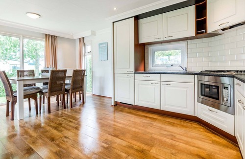 Berkhout Chalet De Esquí | Detached chalet on a holiday park