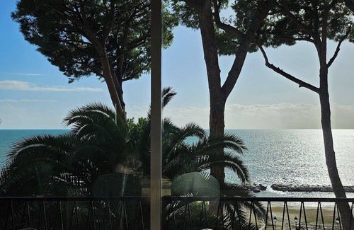Gaeta Chalet De Esquí | Detached Chalet Sea View