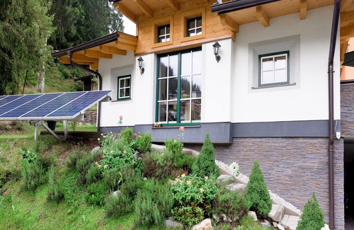 Viehhofen Chalet De Esquí | Detached chalet with private carport