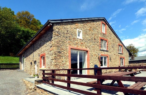 Trou de Bra Casa | Detached characteristic holiday farmhouse with spacious terrace in the Ardennes