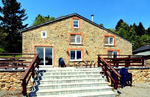 Trou de Bra Casa | Detached characteristic holiday farmhouse with spacious terrace in the Ardennes