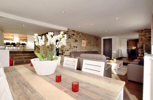 Trou de Bra Casa | Detached characteristic holiday farmhouse with spacious terrace in the Ardennes