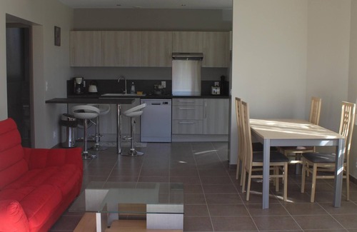 Saint-Quentin-la-Poterie Casa | Casa unifamiliar de una sola planta.