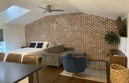 Richardson Apartamento | Casa de huéspedes independiente, conveniente para negocios o placer, a una milla de UTD