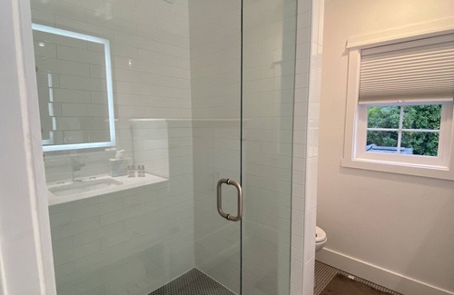 Richardson Apartamento | Casa de huéspedes independiente, conveniente para negocios o placer, a una milla de UTD