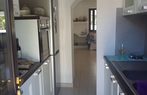 Latina Lido Villa | Casa unifamiliar en 2 niveles cerca del mar, recientemente renovada, super equipada