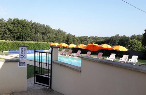 Sainte-Nathalene Casa | , casa independiente, piscina climatizada y segura, para 15 personas